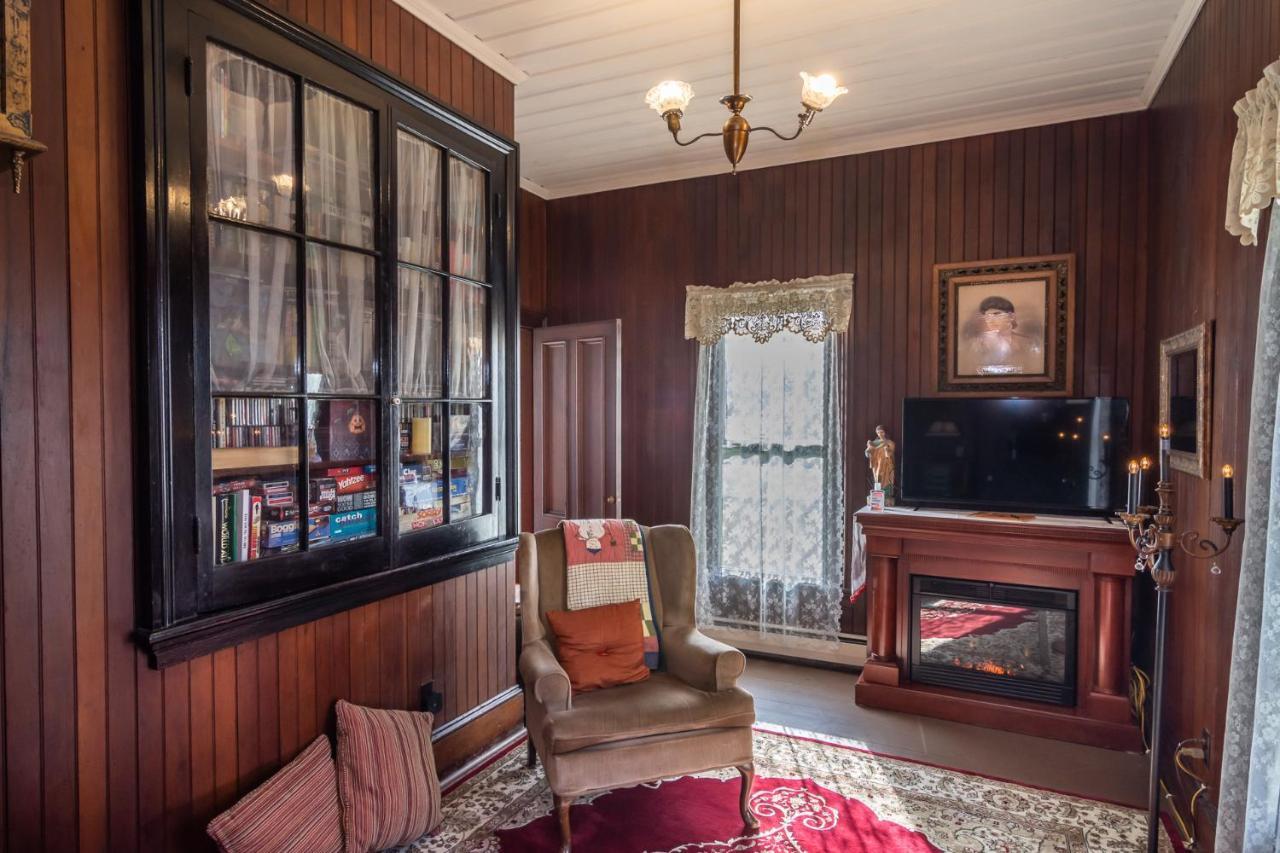 Historical John Rast House Circa 1875 Hotel Roseburg Buitenkant foto