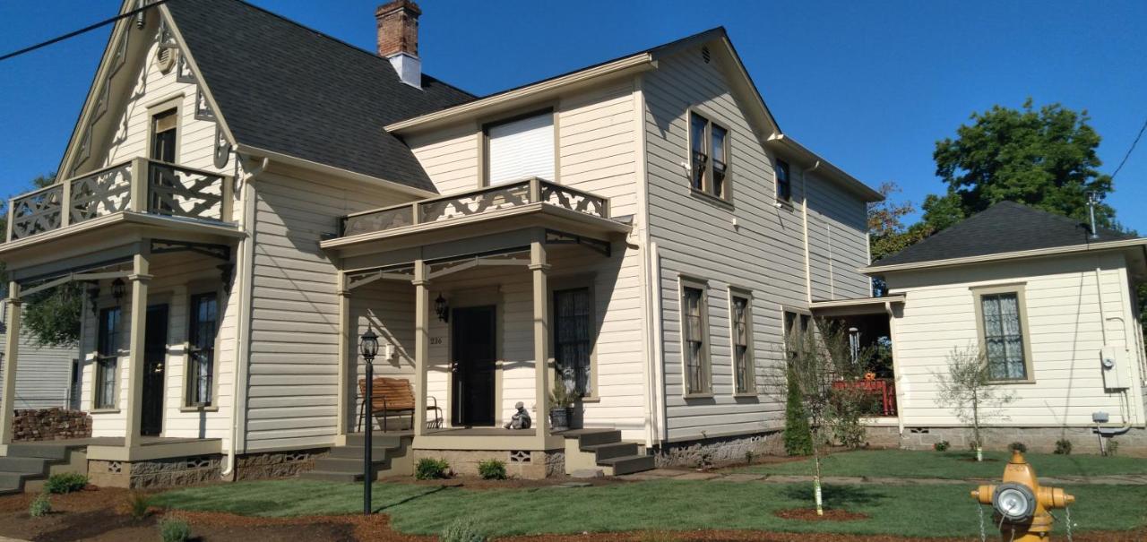 Historical John Rast House Circa 1875 Hotel Roseburg Buitenkant foto
